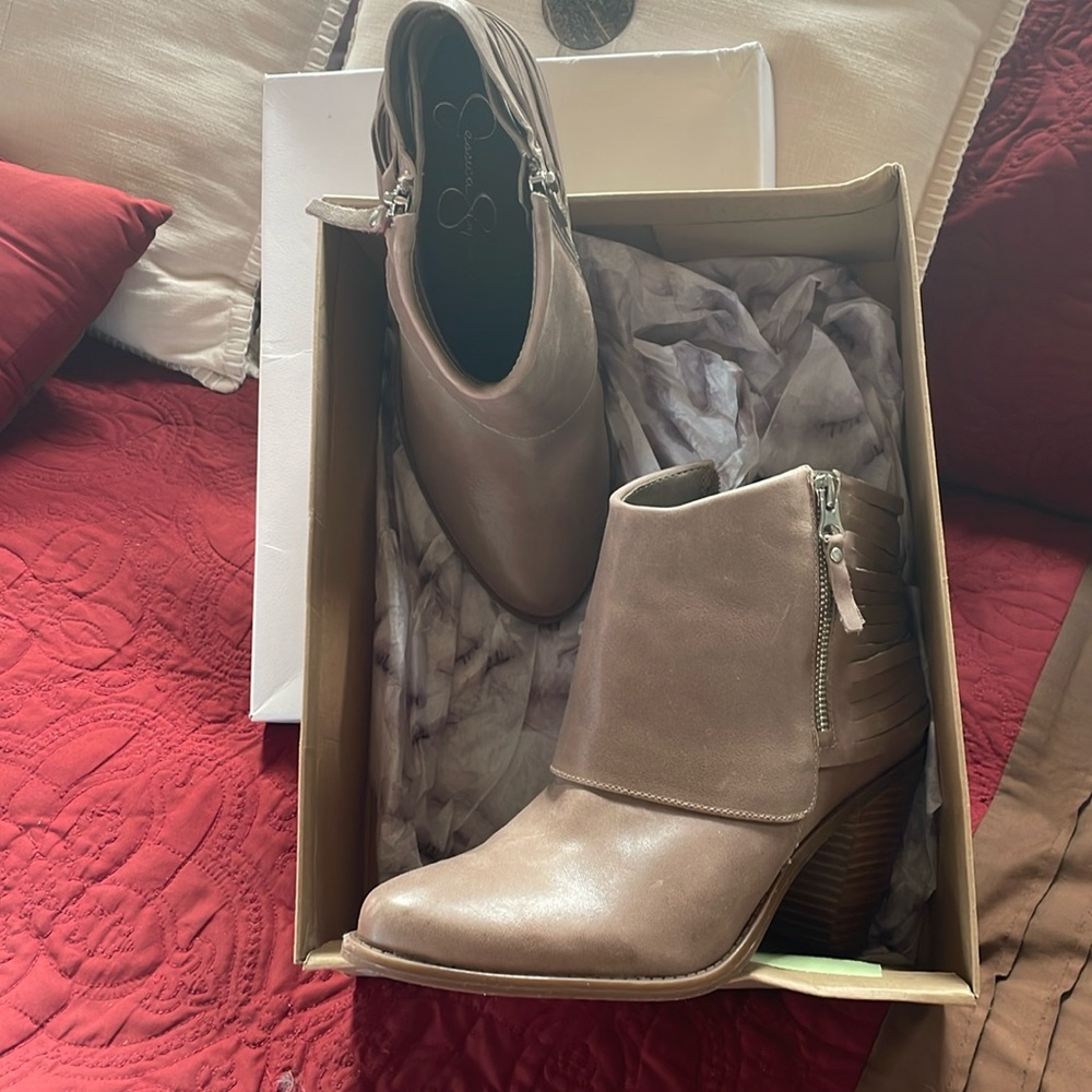 Jessica Simpson Cerrina Booties Size 10